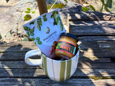 Mini Moments Christmas Gift Pack Collection featuring Robert Gordon mugs and locally sourced festive treats, beautifully boxed for Christmas gifting.