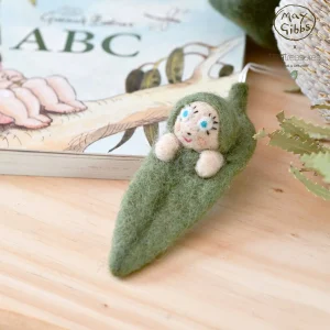 May Gibbs x Tara Treasures - Gumnut Baby Snugglepot & Cuddlepie Ornament